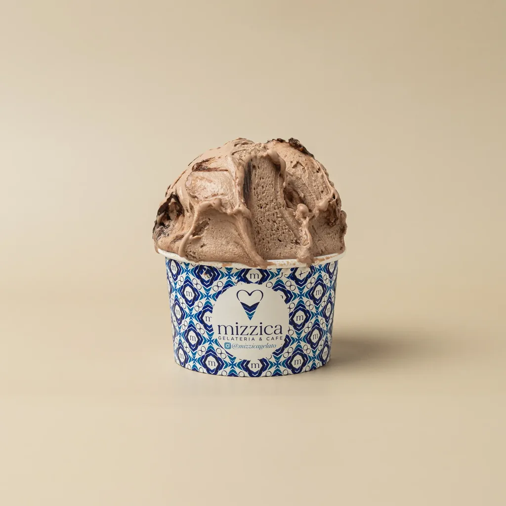 Bacio gelato in a Mizzica cup
